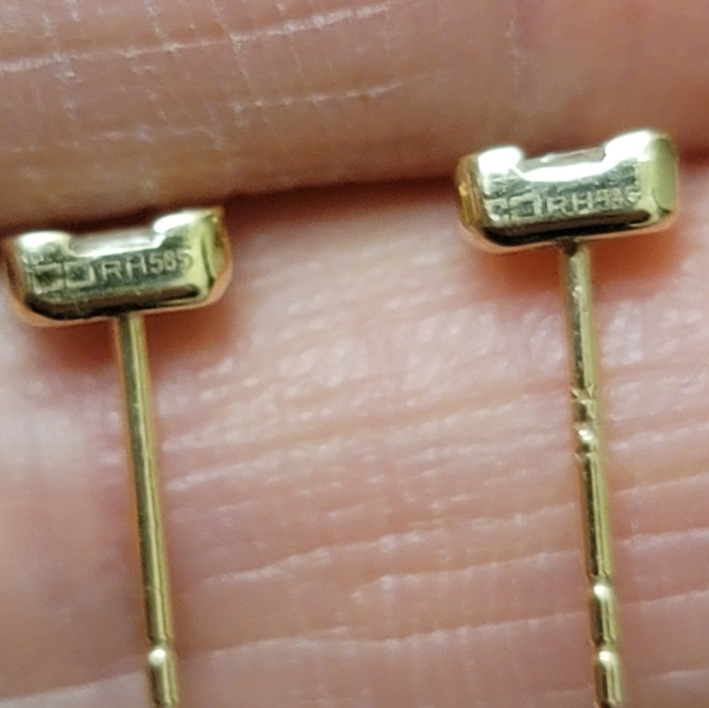 14k Gold Rectangular Diamond Earrings - image 4